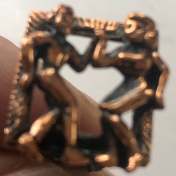 Copper Dancing Figure Earrings - possibly 1950’s - clip on earrings - Picture 9 of 10